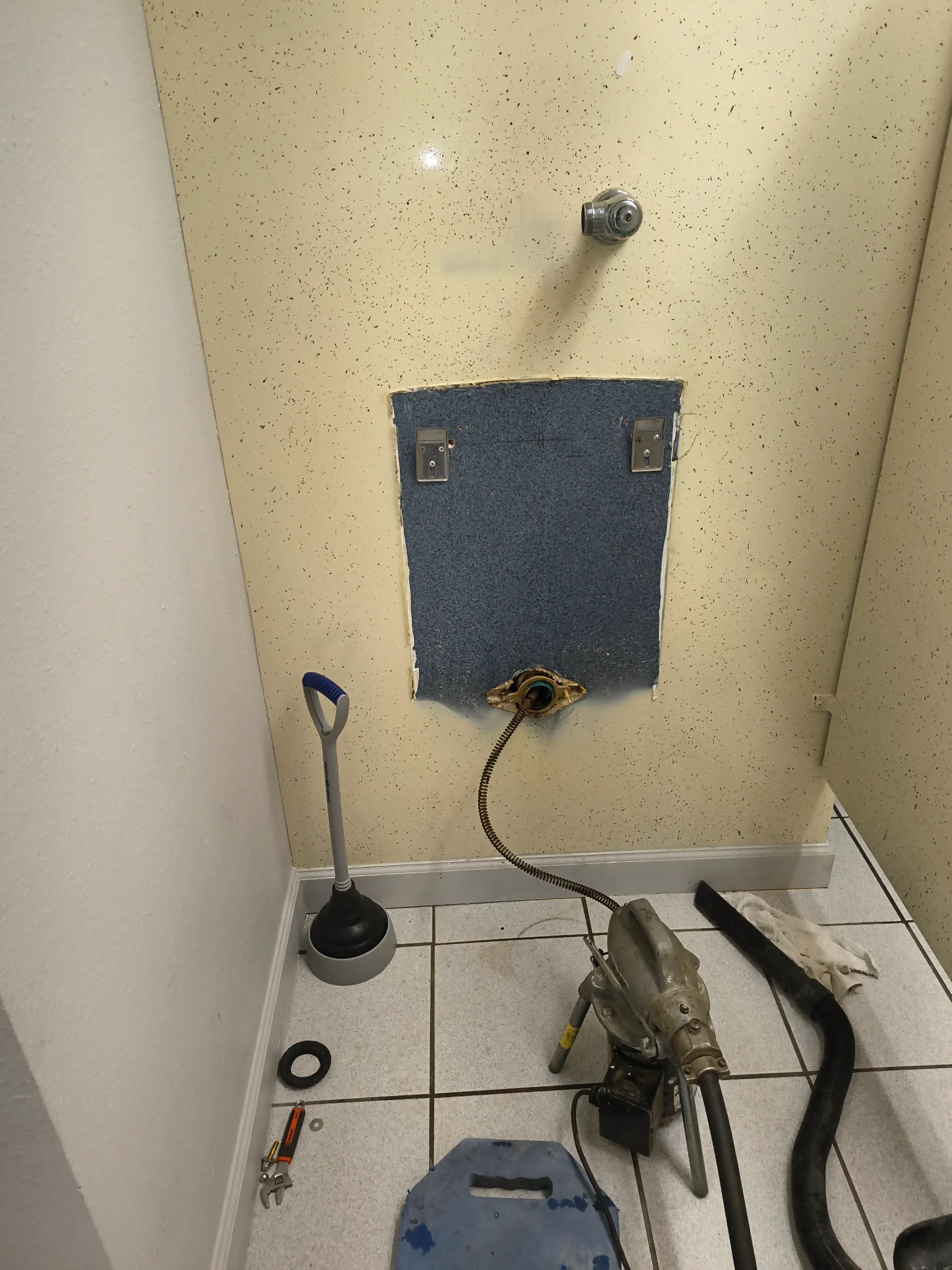 Backed-up urinal